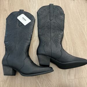 Black cowboy boots